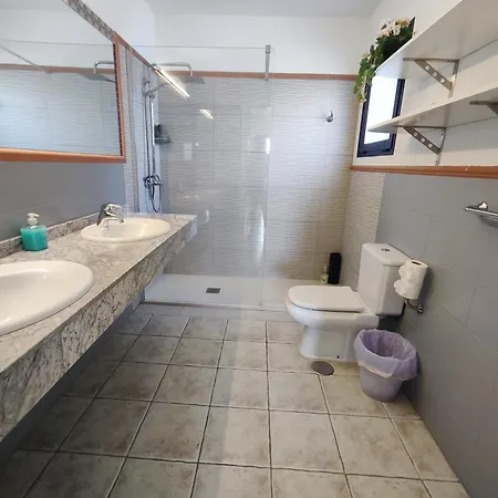 Дом отдыха La Casita Your Ocean-view House In *
